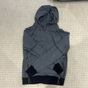 Size 6 gray lulu lemon sweatshirt great condition